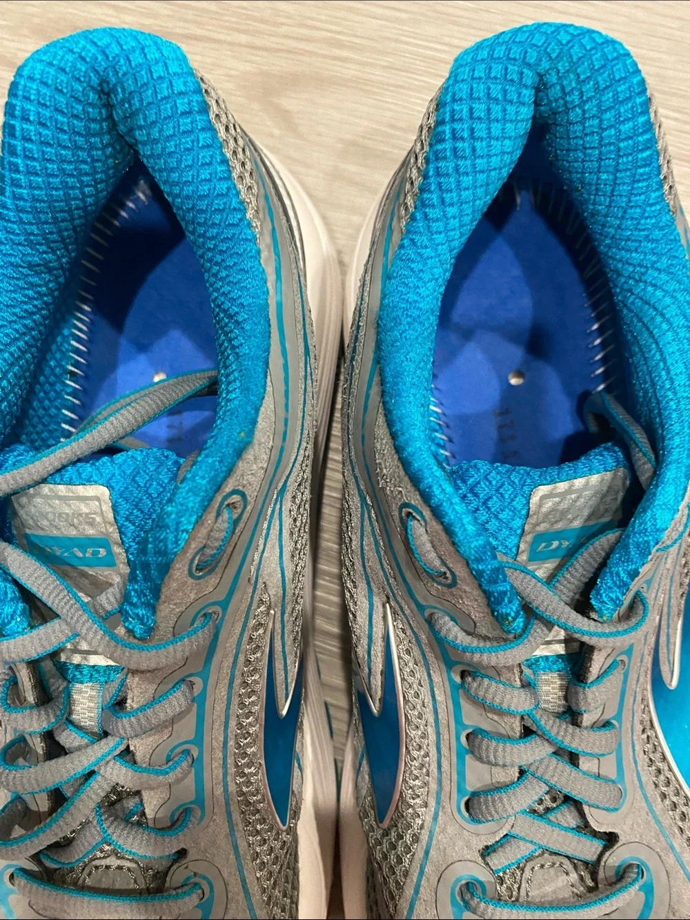 Brooks Women's Gray and Teal Athletic Running Shoes